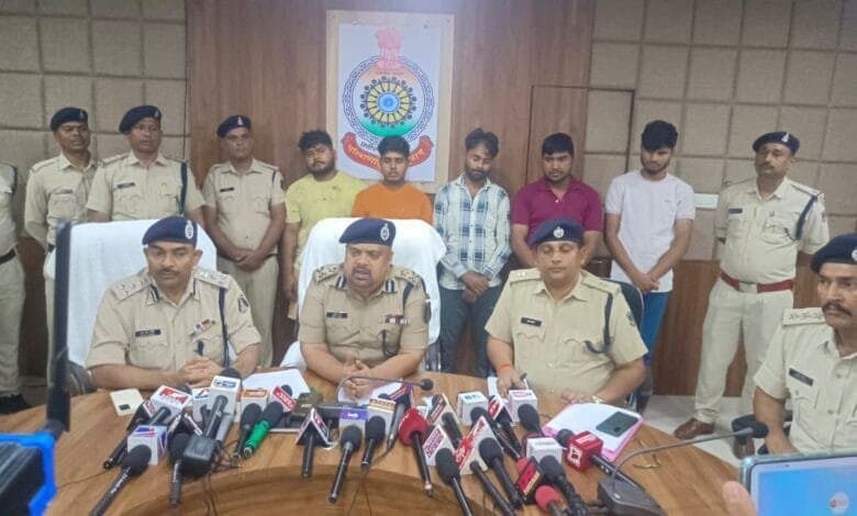 सूरजपुर दोहरे हत्याकांड का पुलिस ने किया खुलासा….मुख्य आरोपी कुलदीप साहू सहित 5 आरोपी गिरफ्तार पढ़े पूरी ख़बर।