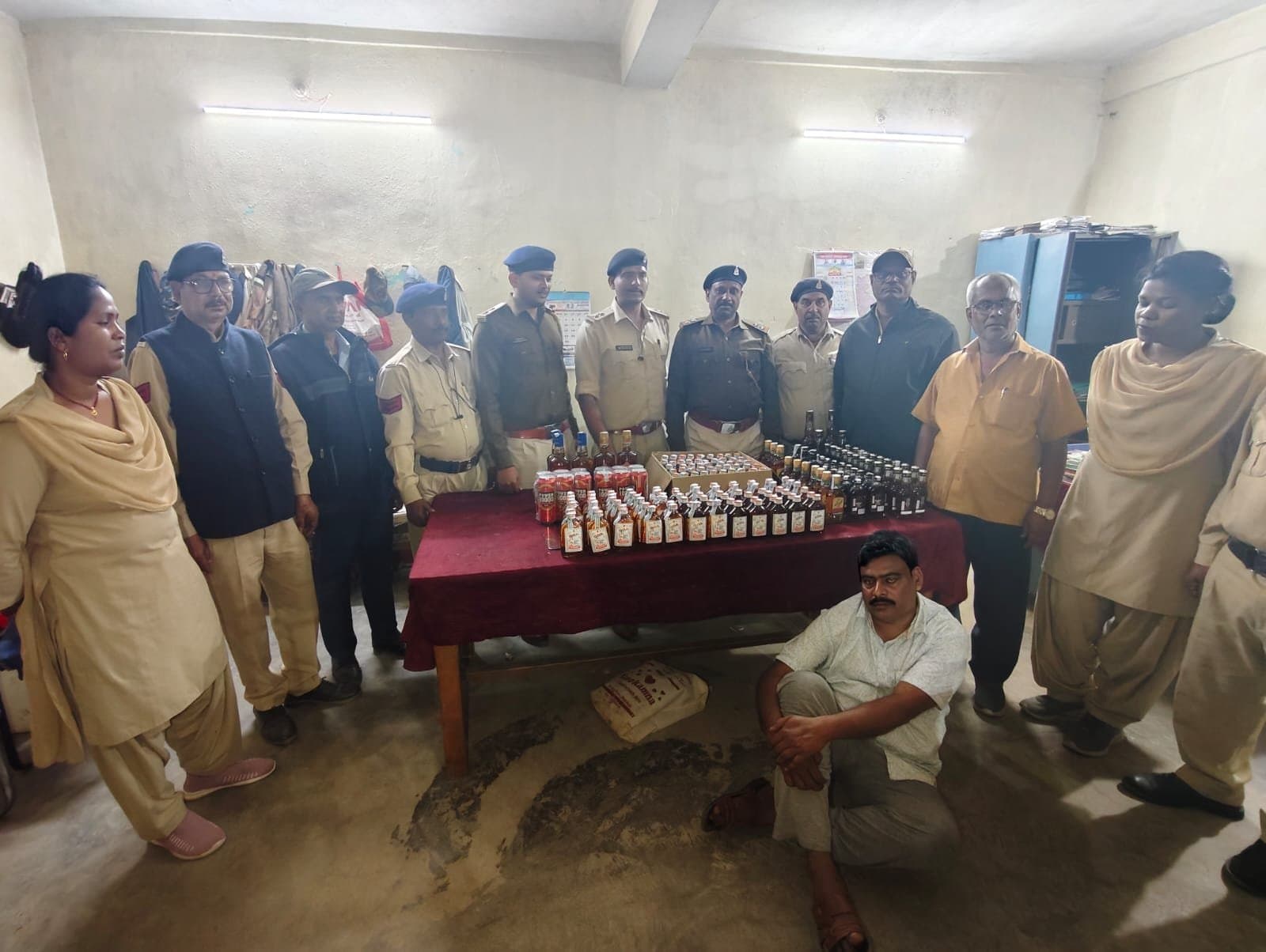 Ambikapur News : अवैध शराब के विरुद्ध आबकारी विभाग की बड़ी कार्यवाही