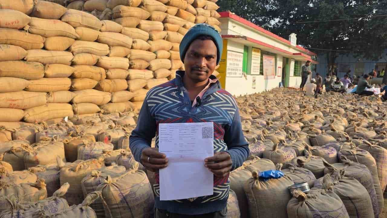 धान उपार्जन केन्द्रों में किसानों को मिल रही है सुविधाकृषक रामाधीन सिंह ने की खरीदी व्यवस्था की सराहना