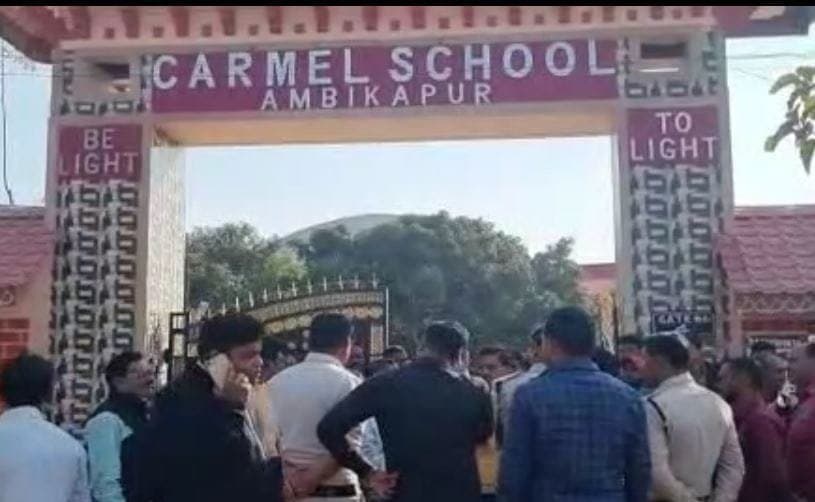 AmbikapurNews@ बिना परमिट-फिटनेस के चल रहे कई स्कूली वैन, RTO ने शुरू की कार्रवाई