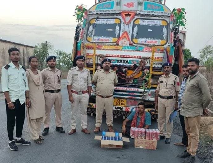 24 लीटर महुआ शराब तथा 21.14 लीटर विदेशी मदिरा जब्त