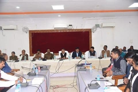 कलेक्टर, एसपी ने लिए जिले के सभी अशासकीय एवं अनुदान प्राप्त विद्यालयों के संस्था प्रमुखों के साथ की बैठक