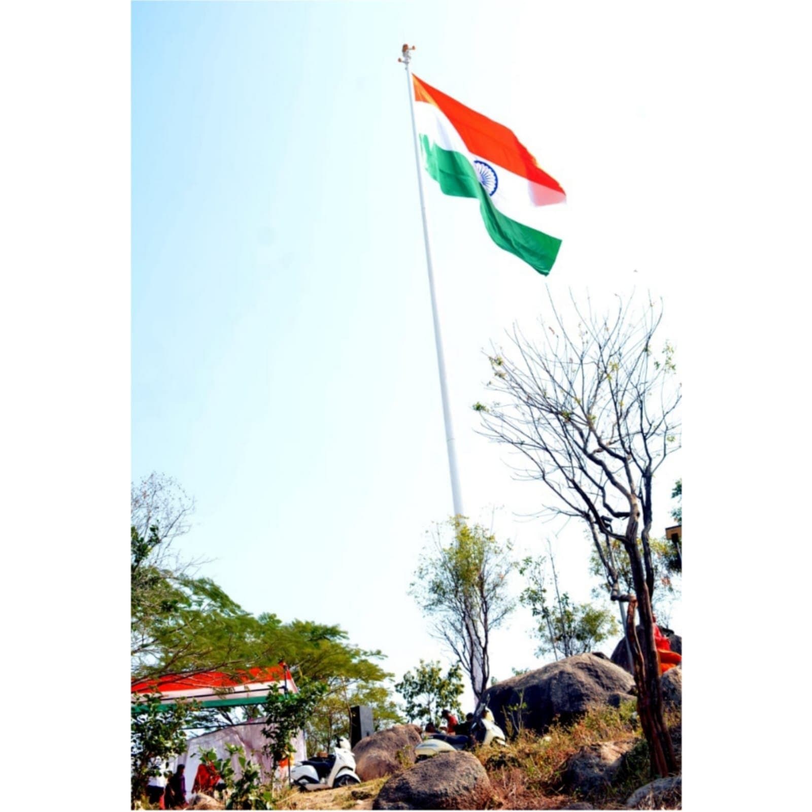Ambikapur@ स्वस्थ मंत्री ने किया राष्ट्रीय ध्वज हाई मास्ट का उत्घाटन बढ़ी शहर की गरिमा