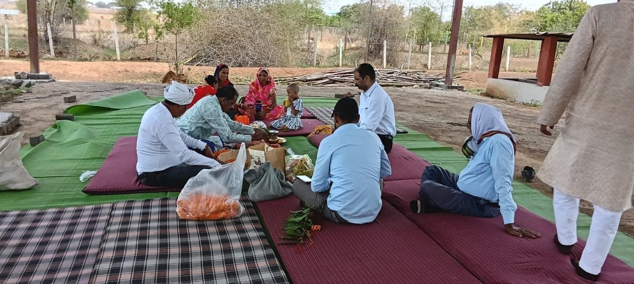 बाबा वैद्यनाथ इस्पात प्राइवेट लिमिटेड गैतरा द्वारा ग्राम पंचायत ताराशिव के गौठान को गोद लिया ,गौ सेवा का लिया संकल्प