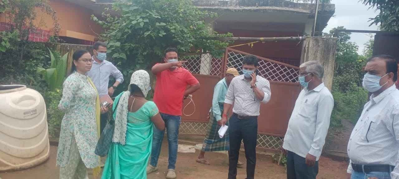 Ambikapur : प्रभावित क्षेत्र में तत्काल लगाया गया स्वास्थ्य शिविर, घर-घर जाकर स्वास्थ्य संबंधी ली जा रही जानकारी