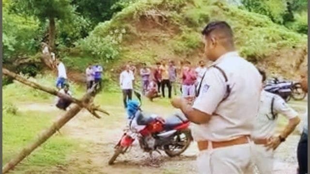 MP News : पहले पूर्व विधायक की हुई संदिग्ध मौत, फिर पेड़ से लटकता मिला ड्राइवर का शव, पड़े पूरी खबर