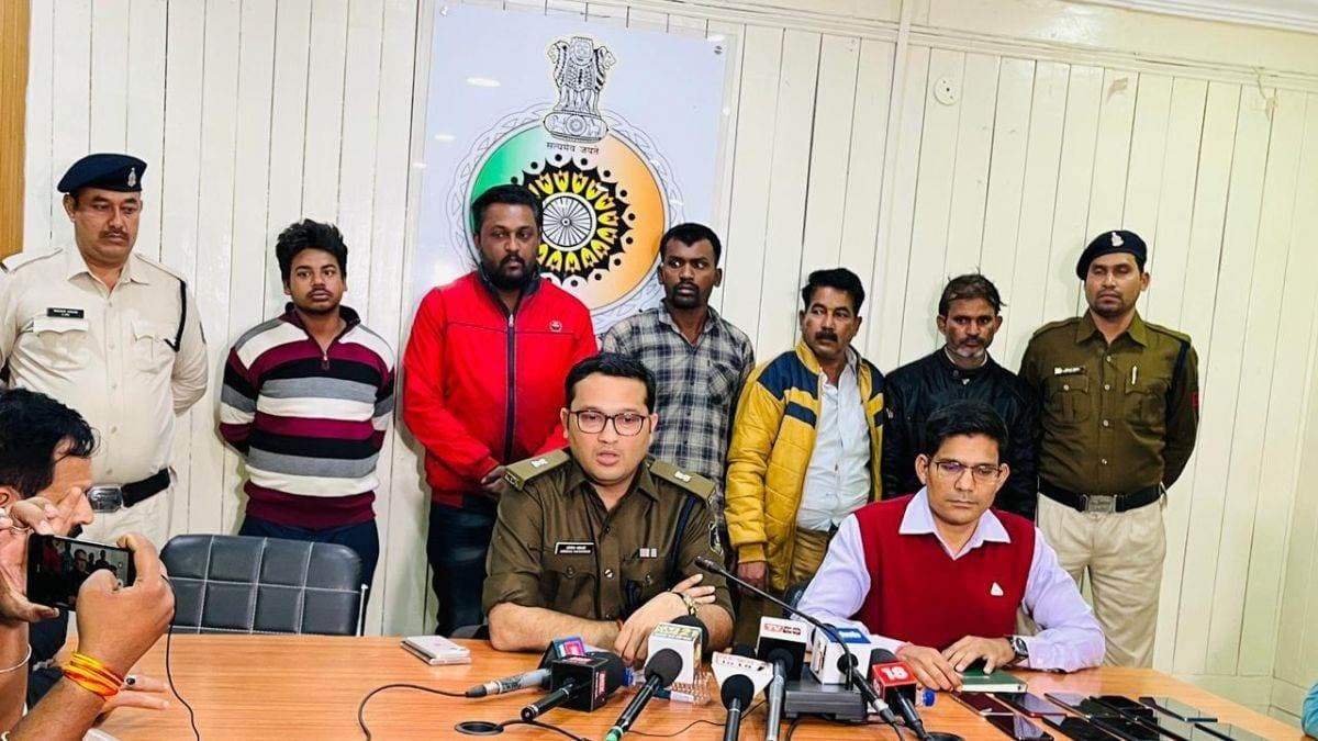 Crime News: 11 चोरी की बाइक के साथ पांच गिरफ्तार, दो खरीददार शामिल, मास्टर चाबी का करते थे उपयोग