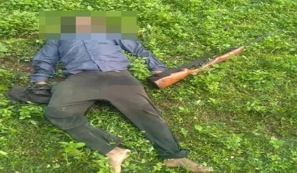 Naxalite encounter : मुठभेड़ में जवानों ने 14 लाख का इनामी नक्सली को मार गिराया, हथियार बरामद , पढ़े पूरी खबर