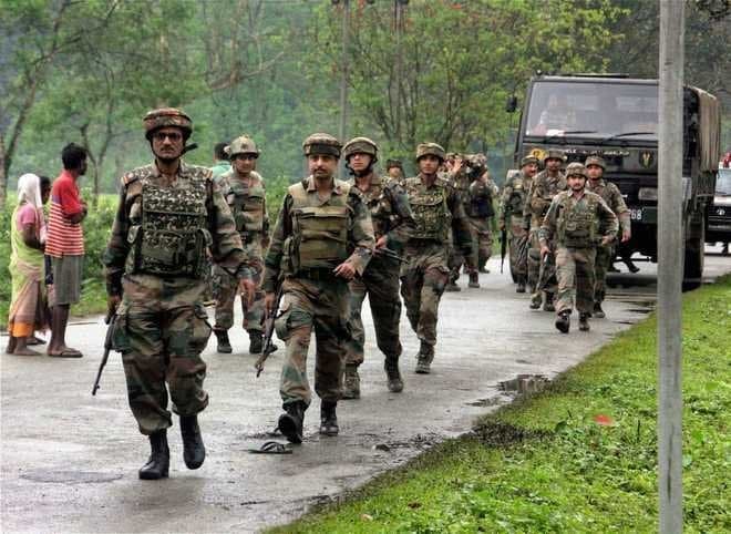 Sukma@ Air strike on Naxalites सुरक्षाबलों के हमले में तीन नक्सली ढेर, दो घायल