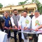 जिला स्तरीय शाला प्रवेशोत्सव कार्यक्रम में स्कूली बच्चों का पुष्पमाला तिलक लगाकर हुआ स्वागत, गणवेश, पाठ्य पुस्तकें, स्कूलबैग प्रदान कर उज्ज्वल भविष्य की दी गई शुभकामनाएं