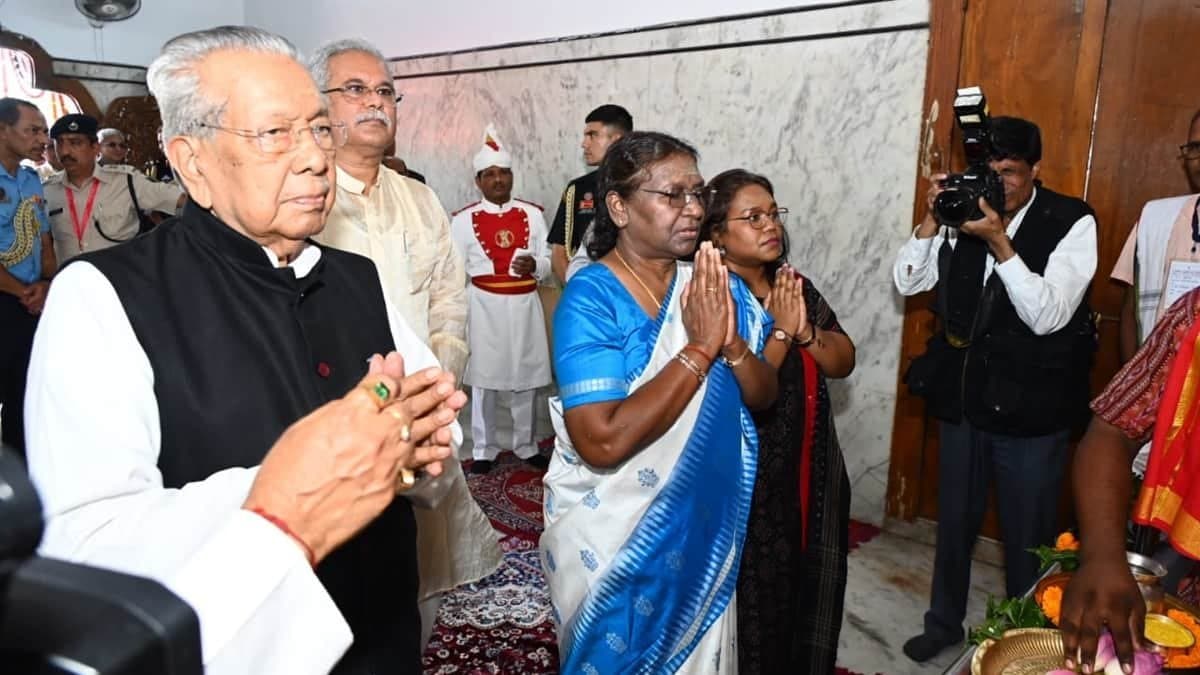 President Raipur Visit: प्रजापिता ब्रह्माकुमारी ईश्वरीय विवि के कार्यक्रम में पहुंचीं राष्ट्रपति द्रौपदी मुर्मु ,पड़े पूरी खबर
