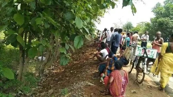 CG News : खंभे से जोड़ रहा था तार, करंट लगने से गई युवक की जान…