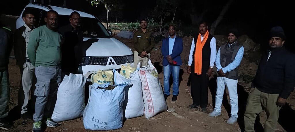 Balrampur : थाना रघुनाथ नगर पुलिस को मिली बड़ी सफलता, लग्जरी कार से भारी मात्रा में नशीला पदार्थ गांजा किया गया बरामद।