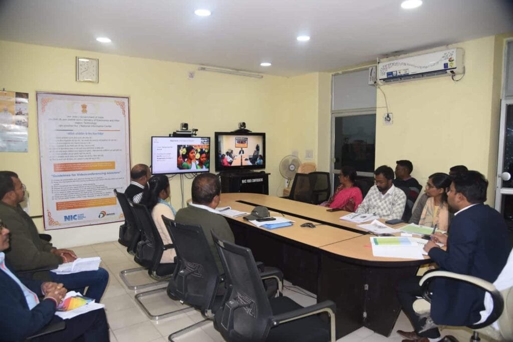 प्रधानमंत्री श्री नरेंद्र मोदी ने आंकाक्षी जिला और आकांक्षी ब्लॉक के लोगों से किया संवाद