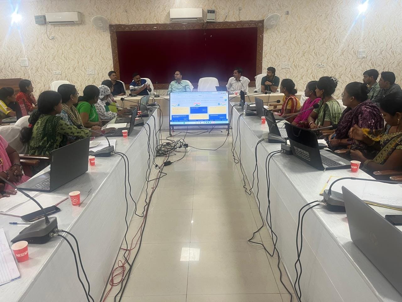 HSRP Number Plate : ग्रामीण क्षेत्रों में बैंक सखियां बनेंगी “वाहन सखी“, अब गांवों में ही होगी नंबर प्लेट अपडेट की सुविधा